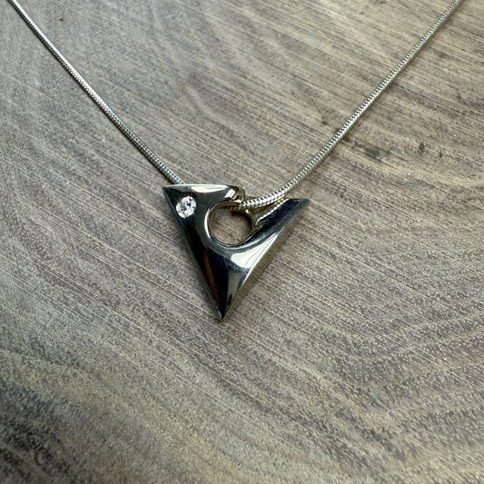LOCH  18 K White Gold  Triangle Pendant with Diamond