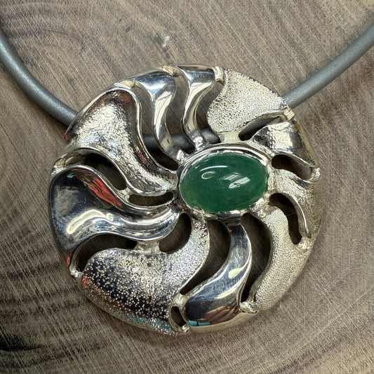 PLANET Sun Pendant Sterling Silver With Nephrite