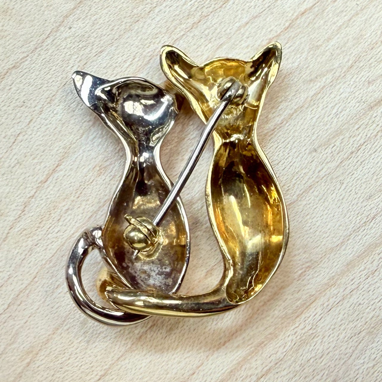 Büsi (Little Cats) 18 K Yellow and White Gold Broach