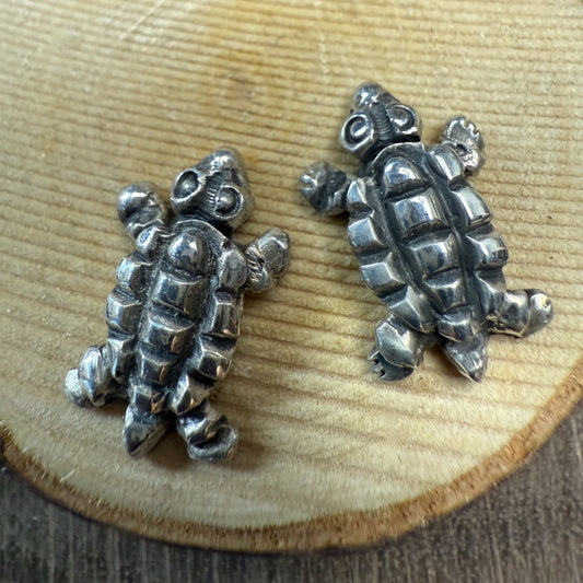 SCHILDKRÖTE (Turtle) Sterling Silver Stud Earrings